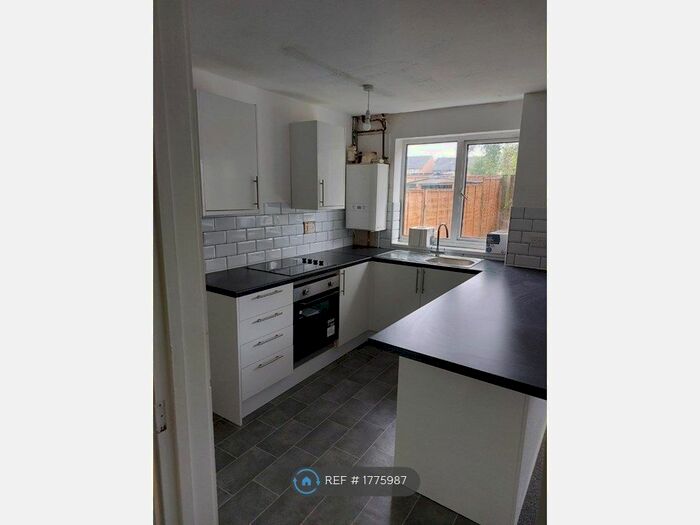 3 Bedroom End Of Terrace House To Rent In Crosslands, Stantonbury, Milton Keynes, MK14