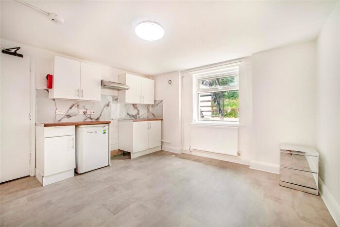 Studio To Rent In Upper Tollington Park, London, N4