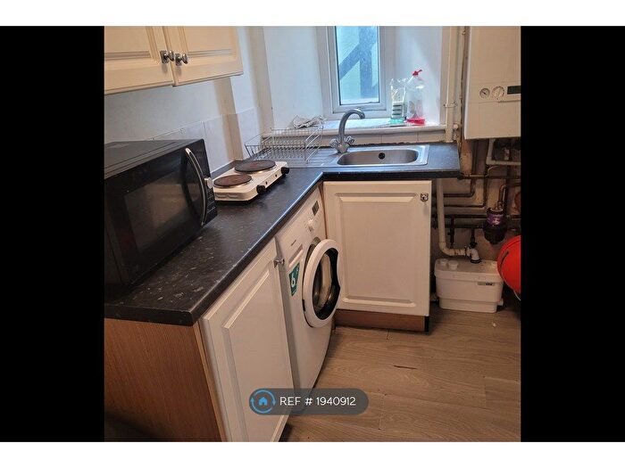 Studio To Rent In Fishponds, Bristol, BS16