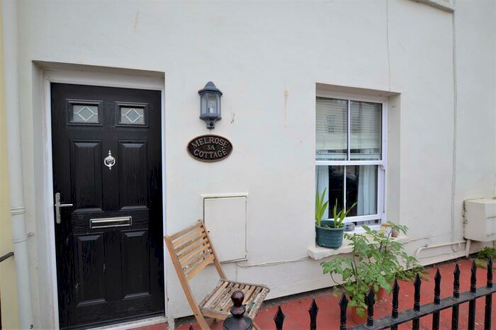 2 Bedroom Cottage To Rent In Mitre Street, St Lukes, GL53