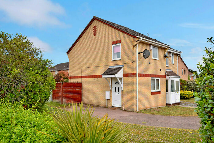 2 Bedroom Semi-Detached House To Rent In Thistle Close, Thetford, IP24