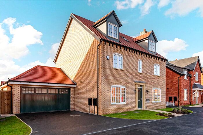 5 Bedroom Detached House For Sale In West Street, Upton, Northampton, Northamptonshire, NN5