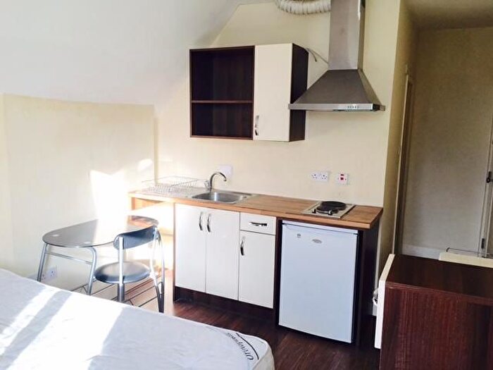 Studio To Rent In Dudley Gardens, West Ealing, W13