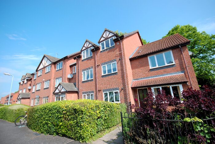 2 Bedroom Flat To Rent In Cobham Green, Whitnash, Leamington Spa, Warwickshire, CV31