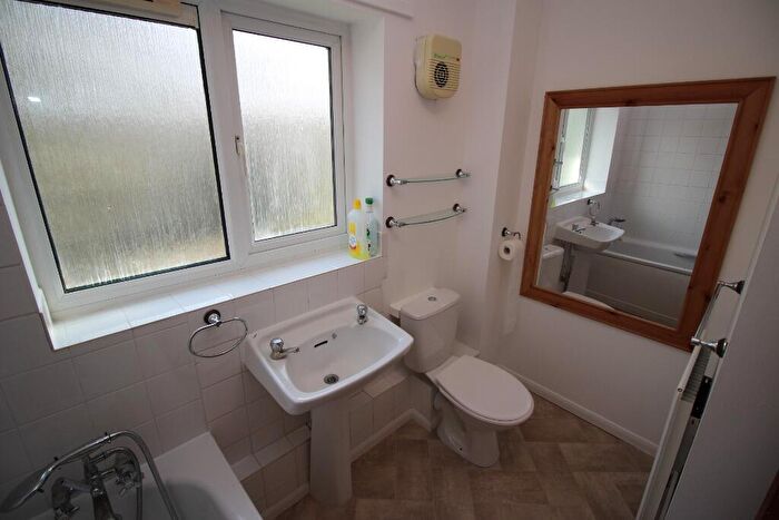 1 Bedroom Terraced House To Rent In Highwood Crescent, High Wycombe, HP12