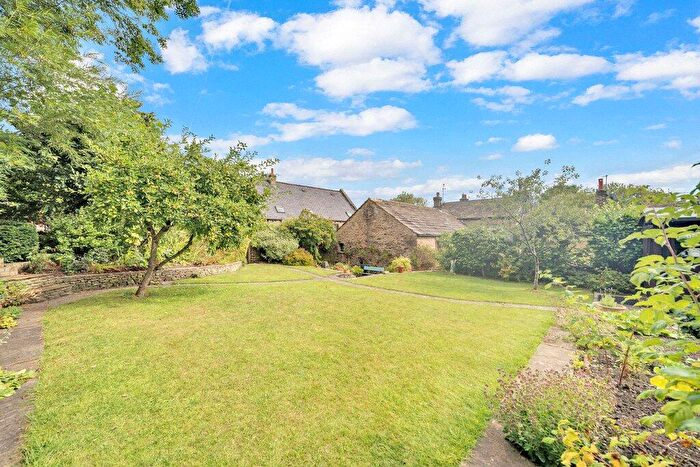 3 Bedroom Link Detached House For Sale In Robin Hall, Beckside, Carleton, BD23