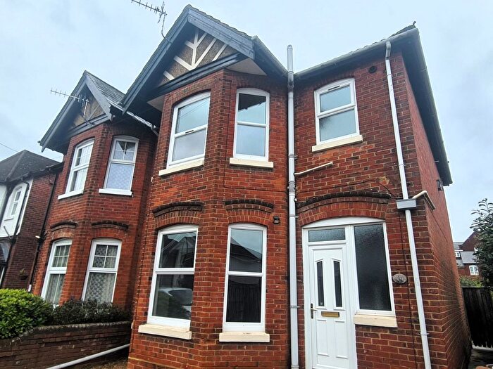 3 Bedroom Semi-Detached House To Rent In Colebrook Avenue, Southampton, SO15