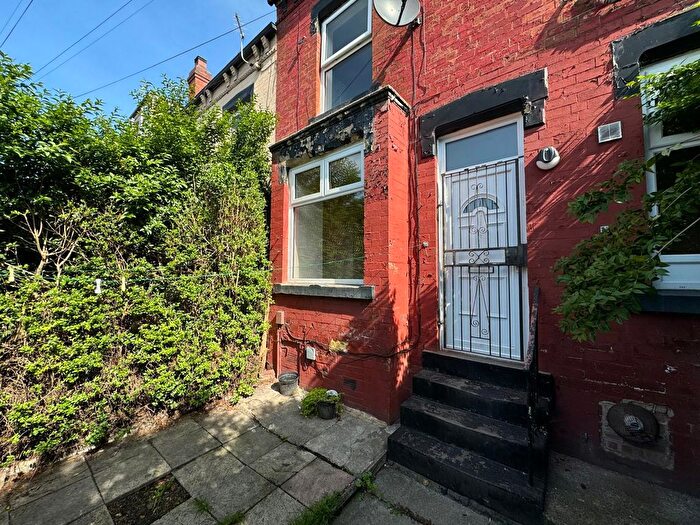 2 Bedroom Terraced House To Rent In Bayswater Road, Leeds, West Yorkshire, LS8
