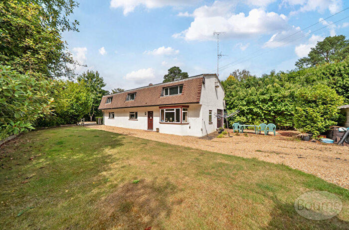 3 Bedroom Detached House For Sale In Camp End Road, Weybridge, Surrey, KT13