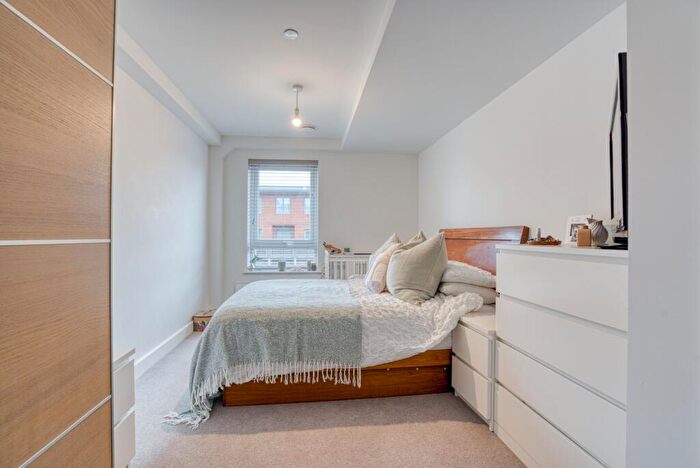 2 Bedroom Apartment For Sale In Silver Street, Reading, Berkshire, RG1