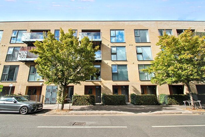 2 Bedroom Flat To Rent In Hickman Avenue, Furrow House, E4