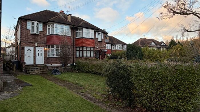 Studio To Rent In Leith Close, London, NW9