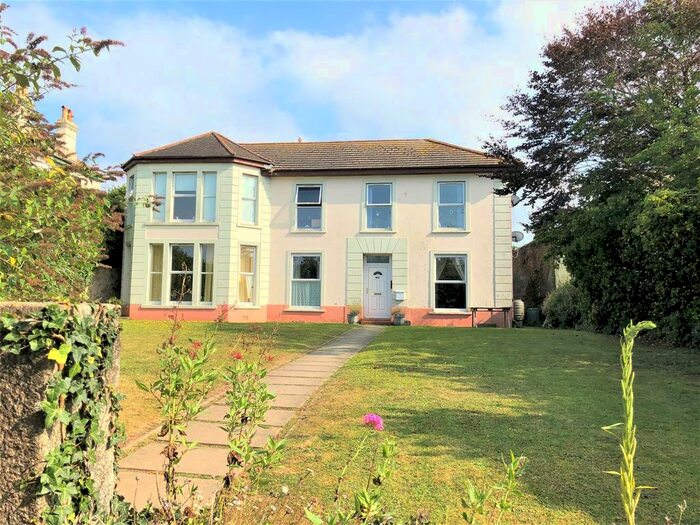 2 Bedroom Flat To Rent In Station Hill, Hayle, TR27