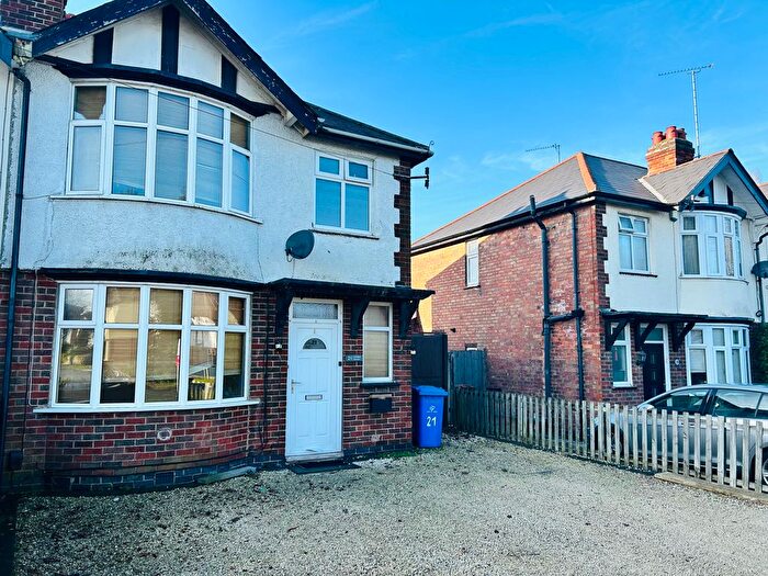 3 Bedroom Semi-Detached House To Rent In Corden Avenue, Mickleover, Derby, DE3