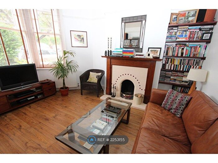 2 Bedroom Flat To Rent In Alexandra Gardens, London, N10