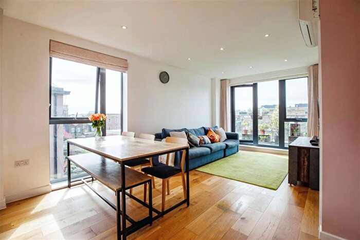 2 Bedroom Flat For Sale In Waleorde Road, Elephant Amp; Castle, SE17
