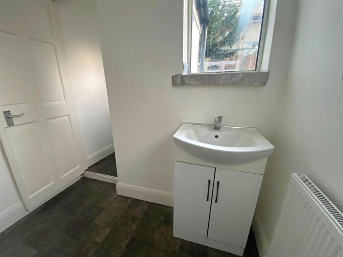 2 Bedroom Terraced House To Rent In Melbourne Road, Chatham, ME4