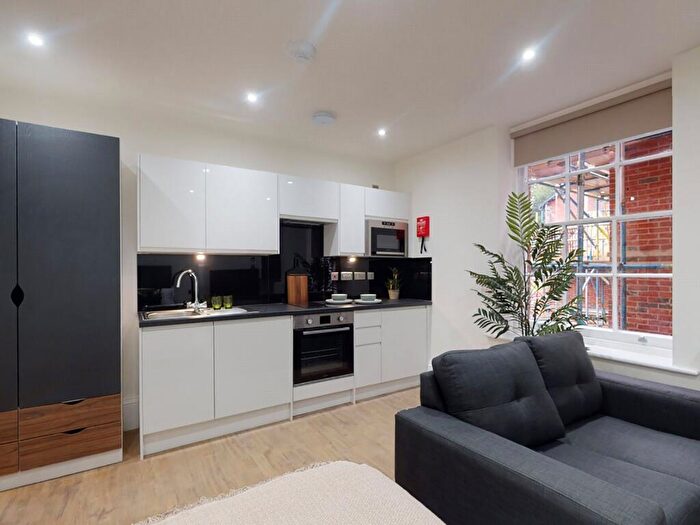 Apartment To Rent In Flat, Hyde Terrace #, LS2