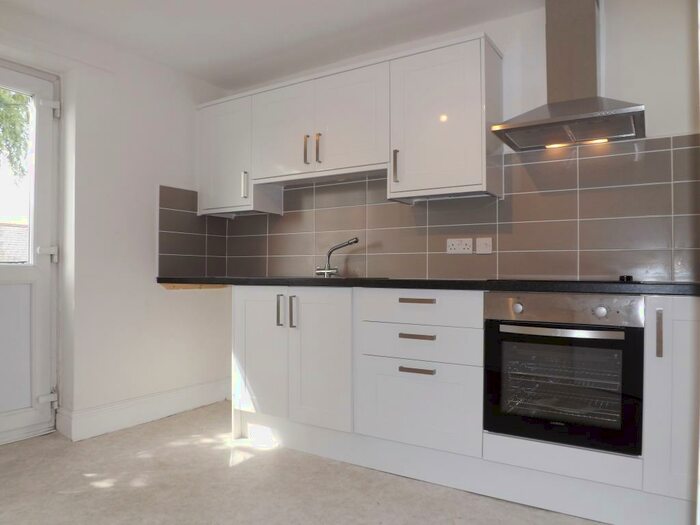 2 Bedroom Flat To Rent In Hillside Avenue, Plymouth, PL4