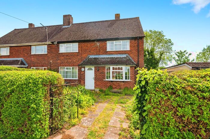 3 Bedroom Semi-Detached House For Sale In Lancotbury Close, Totternhoe, Dunstable, LU6