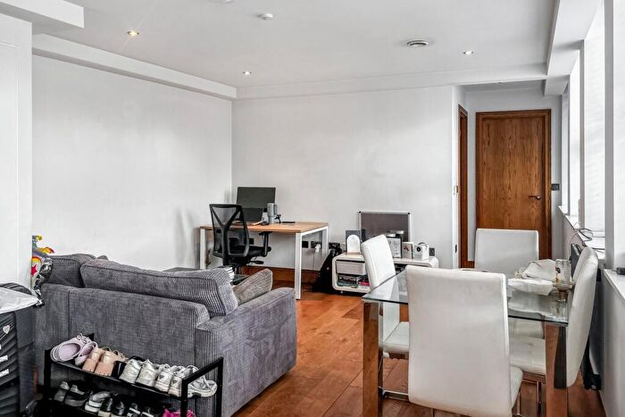 1 Bedroom Flat For Sale In Galbraith House, Great Charles Street, Birmingham, West Midlands, B3