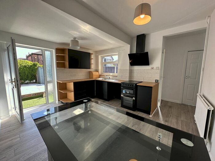 3 Bedroom Semi-Detached House To Rent In Trafford Avenue, Warrington, Cheshire, WA5