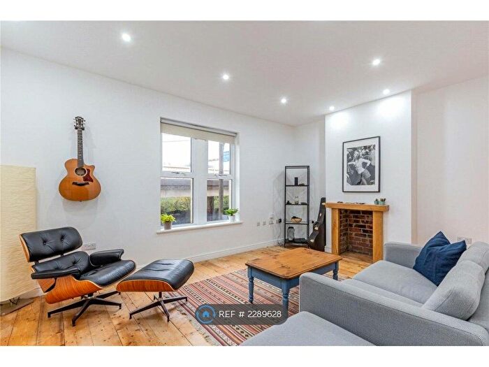 2 Bedroom Flat To Rent In Stapleton Road, Bristol, BS5