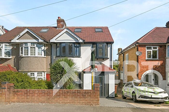 5 Bedroom Semi Detached House For Sale In The Heights, Northolt, UB5