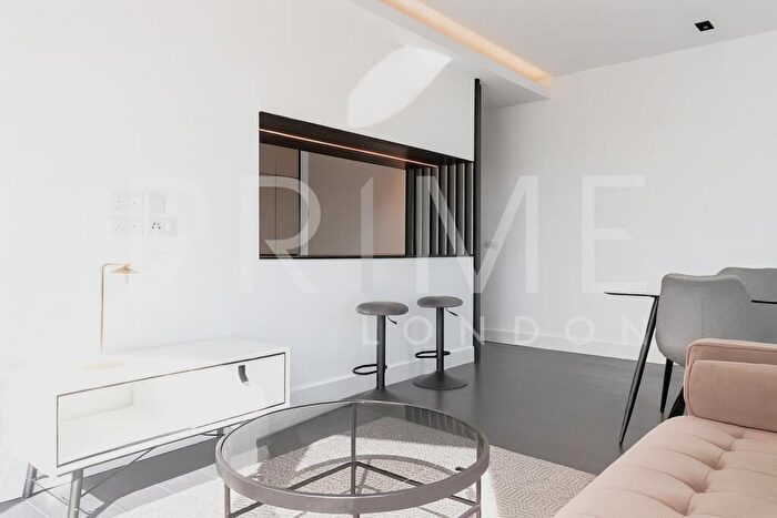 2 Bedroom Apartment For Sale In Amory Tower, Marsh Wall, Canary Wharf, E14