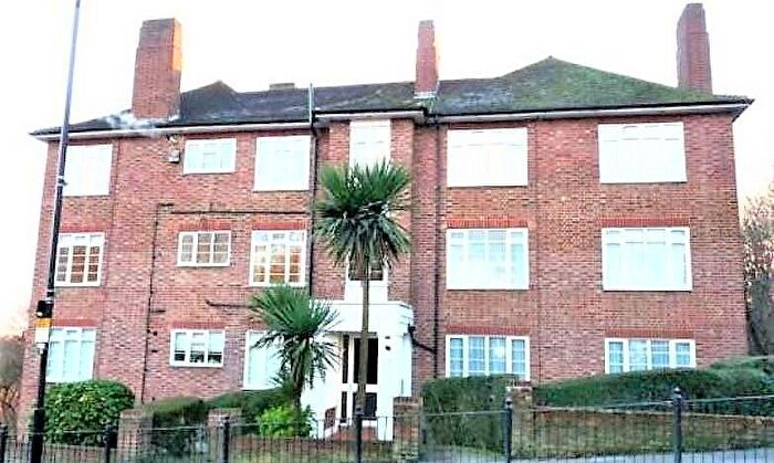 2 Bedroom Flat To Rent In Risborough Close, Muswell Hill, N10
