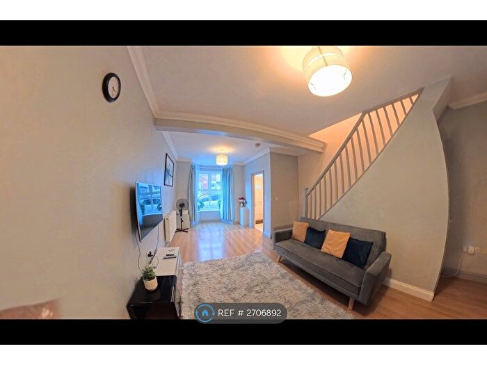 4 Bedroom Terraced House To Rent In Spencer Street, Northampton, NN5