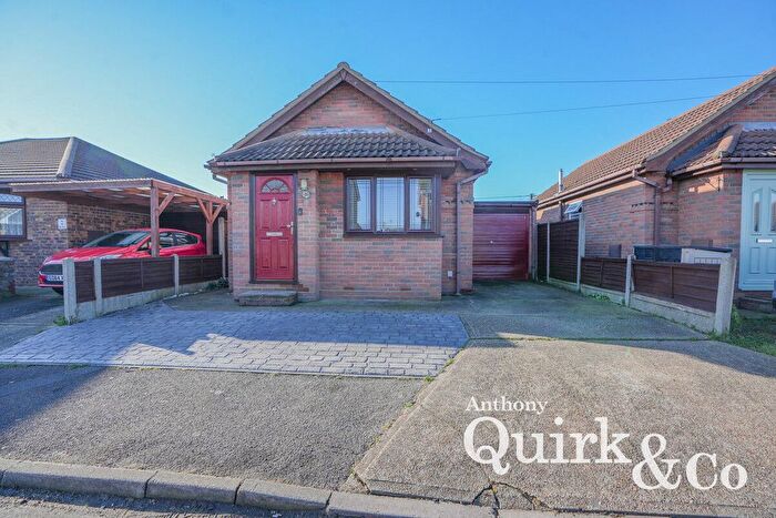 2 Bedroom Detached Bungalow For Sale In Heilsburg Road, Canvey Island, SS8