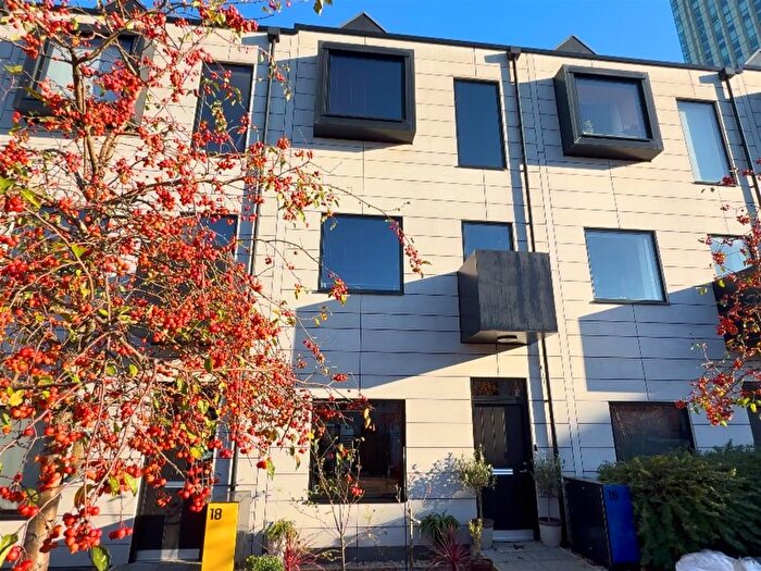 4 Bedroom Property For Sale In Senior Lane, Salford, M3