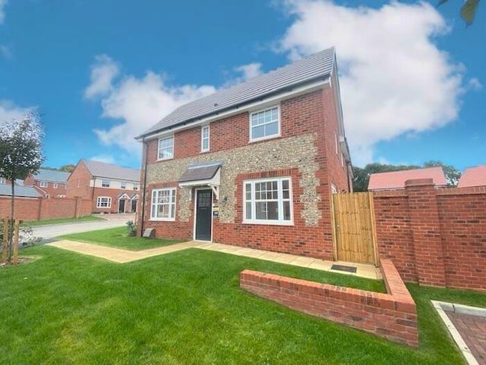 3 Bedroom House To Rent In Redwood Avenue, Basingstoke, RG23