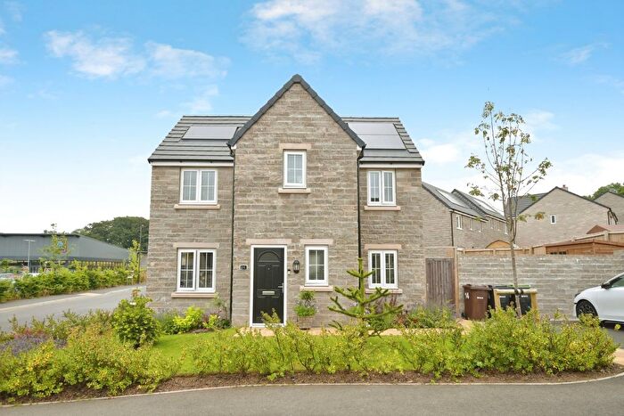 3 Bedroom Semi-Detached House For Sale In Poole Street, Buxton, Derbyshire, SK17