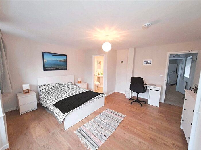 1 Bedroom Property To Rent In Queen Eleanors Road, Guildford, Surrey, GU2