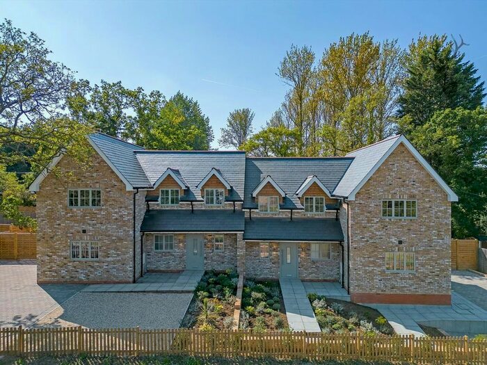 3 Bedroom Property For Sale In Crown Hill, Waltham Abbey, EN9