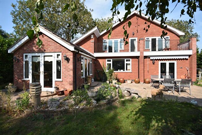 4 Bedroom Detached House For Sale In Front Street, Barnby In The Willows, Newark, NG24