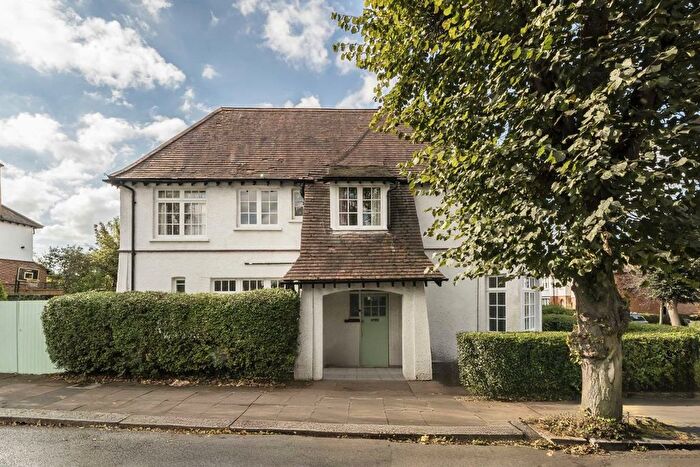 4 Bedroom Property To Rent In Winscombe Crescent, London, W5