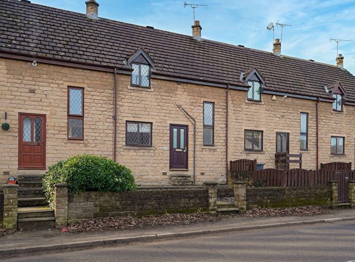 2 Bedroom Terraced House To Rent In Main Road, Wharncliffe Side, S35