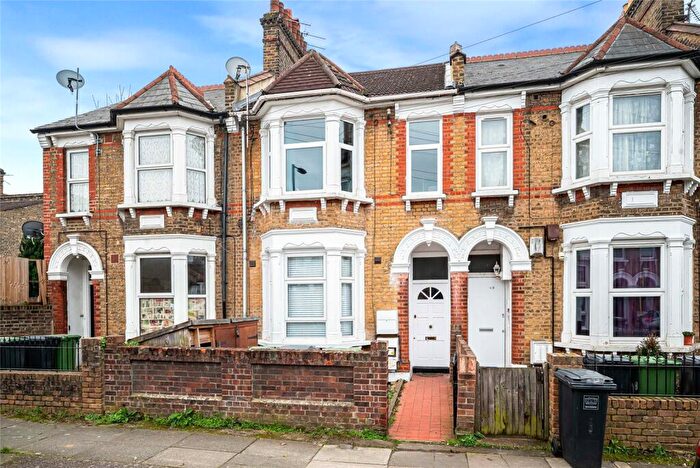 2 Bedroom Apartment For Sale In Farley Road, London, SE6