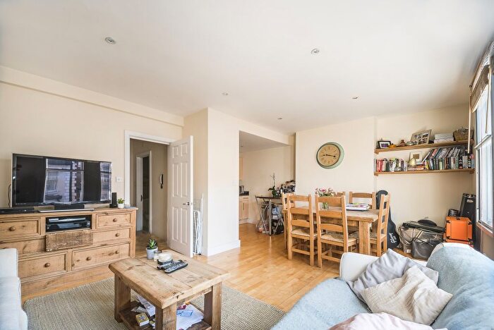 1 Bedroom Flat To Rent In Lavender Hill, London, SW11