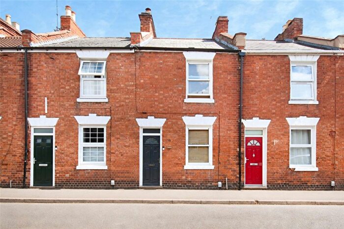2 Bedroom Terraced House For Sale In Hill Street, Leamington Spa, Warwickshire, CV32