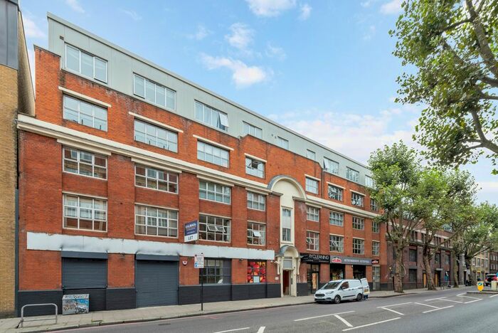 2 Bedroom Flat To Rent In Tower Bridge Road, London, SE1