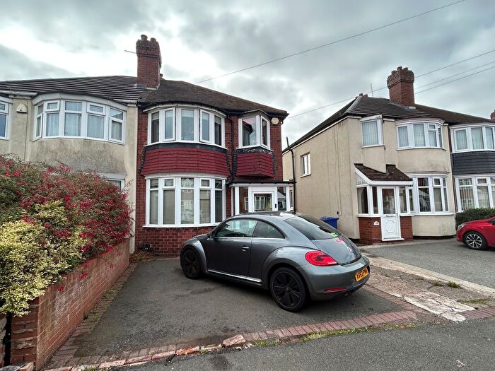 3 Bedroom Property To Rent In Kiniths Way, Halesowen, B62