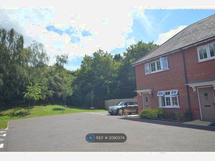 2 Bedroom Semi-Detached House To Rent In Woodland Drive, Sowton, Exeter, EX2
