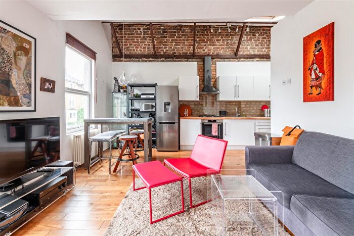 2 Bedroom Flat To Rent In Brooke Road, London, E5