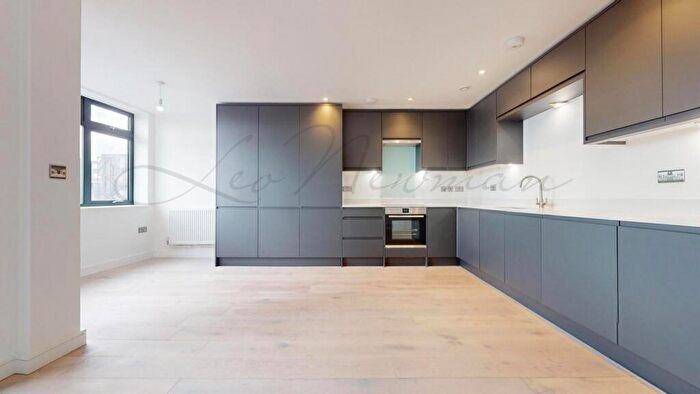 2 Bedroom Flat To Rent In Caroline Street, Limehouse, E1