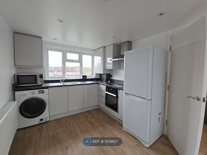 3 Bedroom Flat To Rent In Great Cambridge Rd, London, EN1