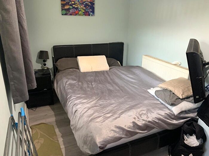 1 Bedroom Flat To Rent In North Clive Street, Cardiff(City), CF11